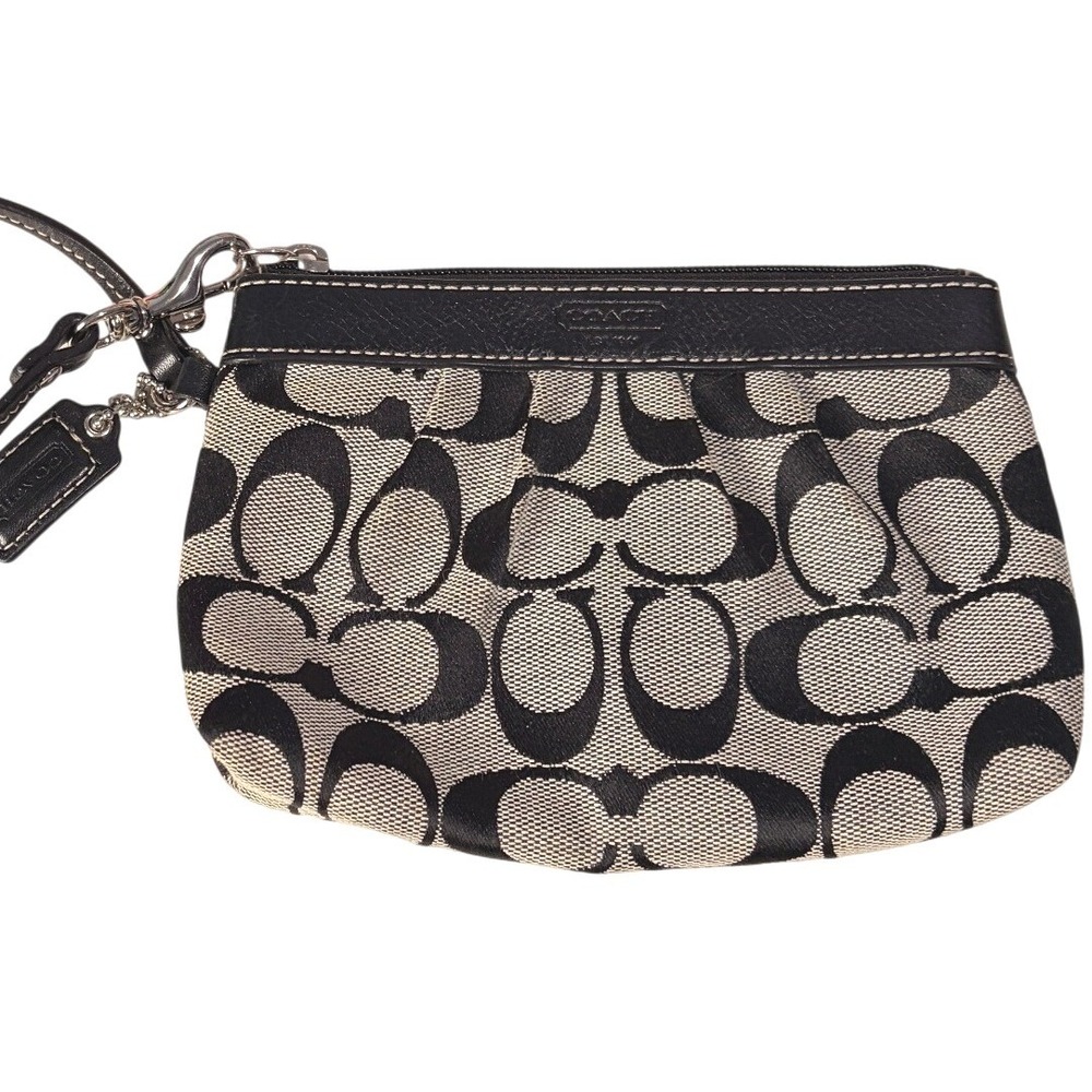 Coach Signature C Wristlet‎ Black White Jacquard Leather Pleated Small Bag